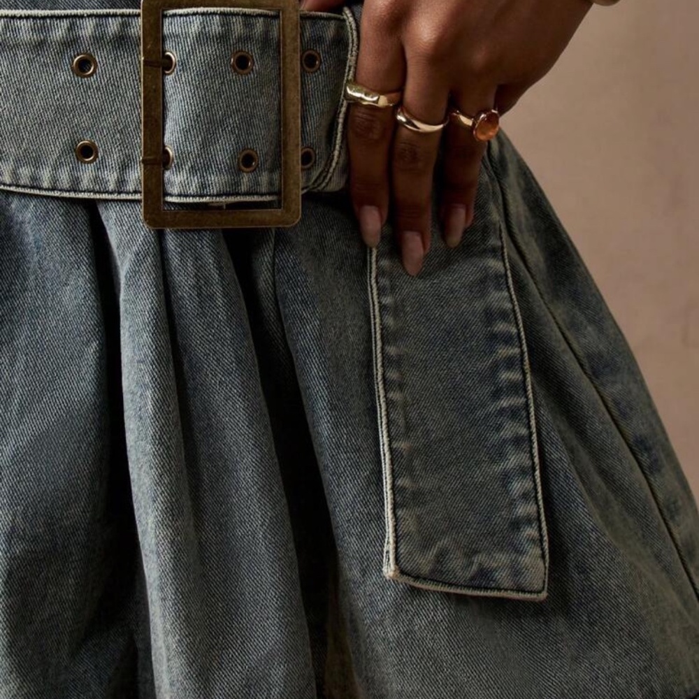 MISSGUIDED Vintage Style Denim Mini Dress Halter Neck Pleated Skater Summer - Picture 3 of 3